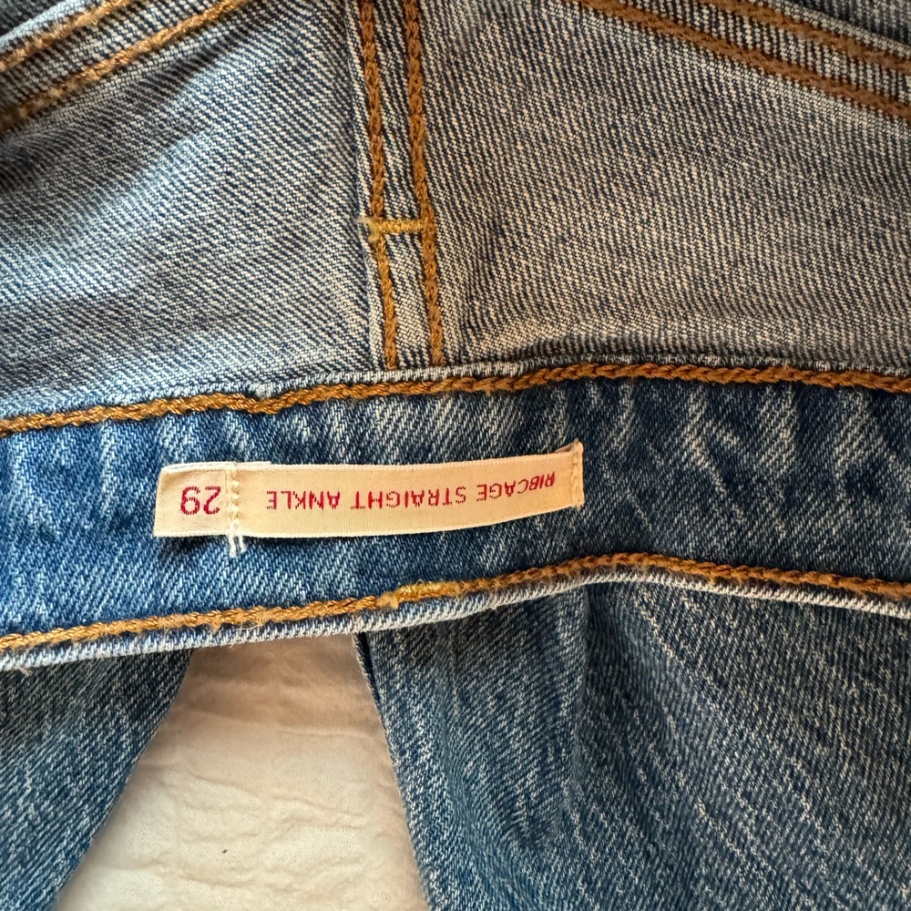Levi’s Ribcage Jeans - Picture 3 of 4
